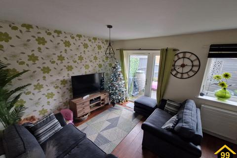 3 bedroom end of terrace house for sale - Masons way, Solihull, B92