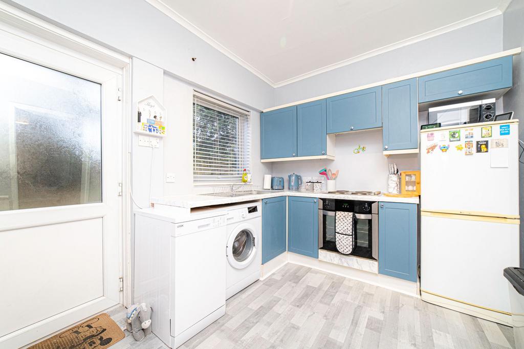 Ospringe Street, Faversham, ME13 2 bed terraced house for sale £225,000