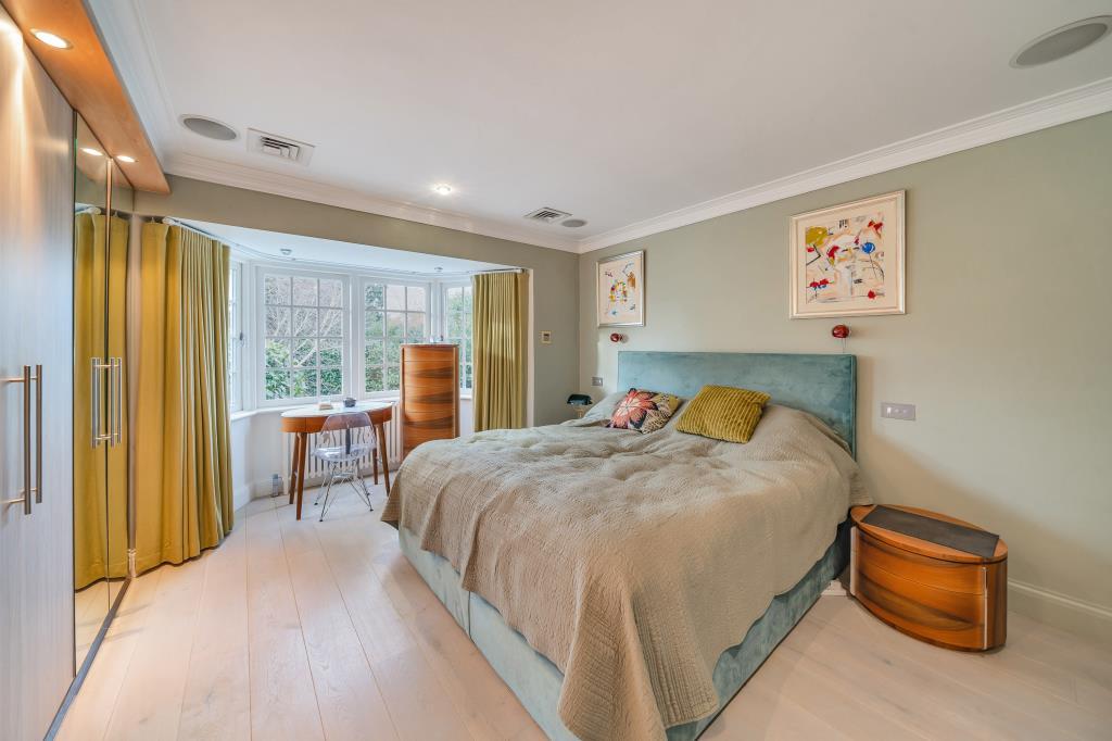 Hampstead Garden Suburb, London, N2 4 bed detached house for sale £