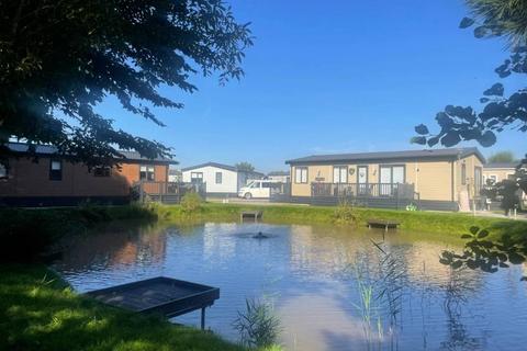 2 bedroom lodge for sale - Hambleton Poulton-le-Fylde