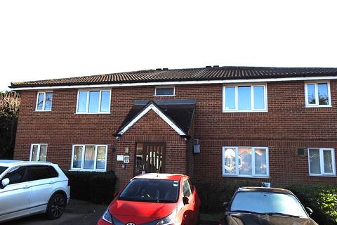 1 bedroom flat for sale, Ranyard Close, Chessington KT9