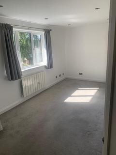 1 bedroom flat for sale, Ranyard Close, Chessington KT9