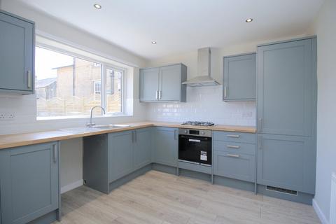 3 bedroom end of terrace house for sale, Staveley Court, Bingley, West Yorkshire, BD16