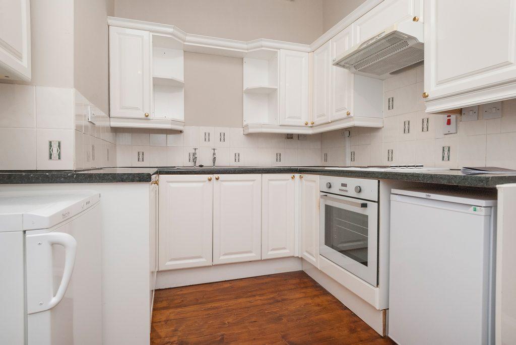 2213L Jordan Lane, Edinburgh, EH10 4QY 1 bed flat £1,025 pcm (£237 pw)