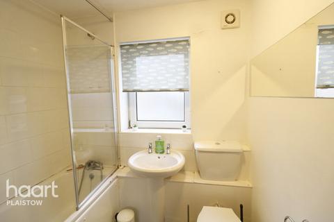 24 Clifton Road, London, E16 4PS