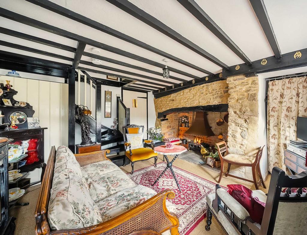 Village Road, Bromham 2 bed cottage for sale £350,000