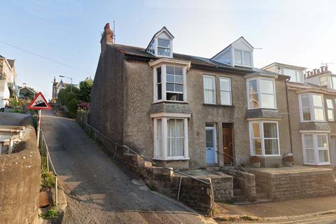 4 bedroom end of terrace house for sale, St Ives