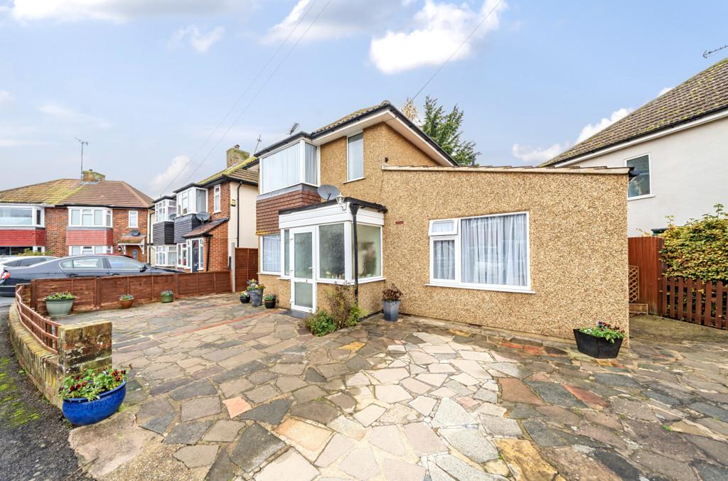Skylark Road, Denham, Buckinghamshire 3 bed detached house for sale £