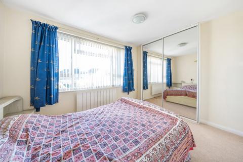 5 Bronsdon Way, Denham, Uxbridge, UB9 5AA