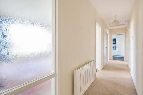 5 Bronsdon Way, Denham, Uxbridge, UB9 5AA