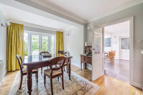 22 Dukes Close, Gerrards Cross, SL9 7LH