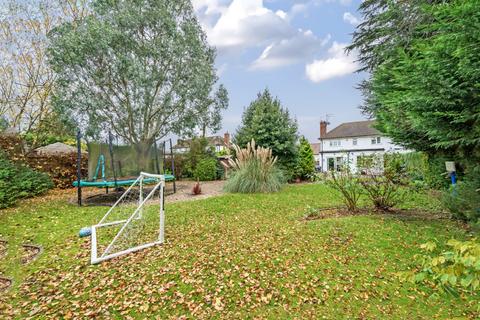 75 Priory Close, Denham, Uxbridge, UB9 5AU