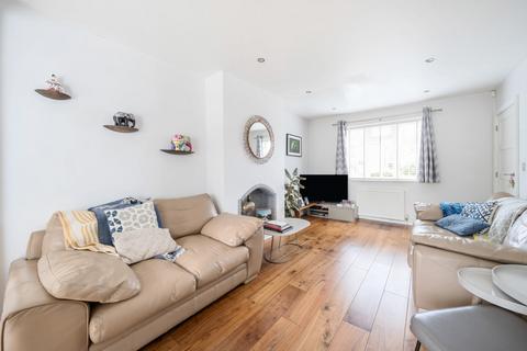 75 Priory Close, Denham, Uxbridge, UB9 5AU