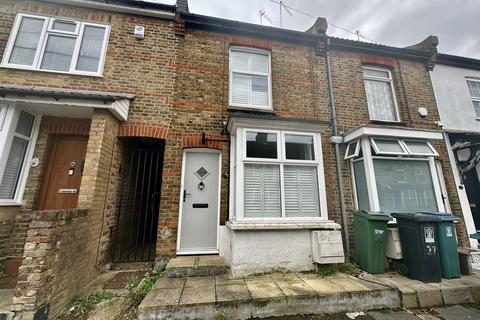 2 bedroom house for sale, York Road, Watford, WD18