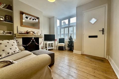 2 bedroom house for sale, York Road, Watford, WD18