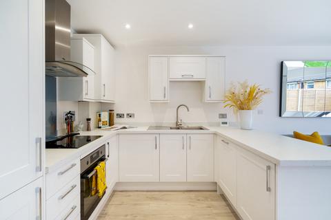 3 bedroom end of terrace house for sale - The Lawns, London SE19