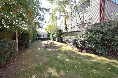 9 Mill Bridge Place, Uxbridge, UB8 2XX