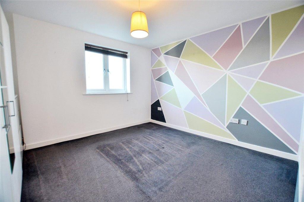 Ruislip Road East, Greenford, Middlesex 2 bed apartment for sale £290,000
