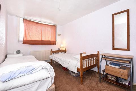 24 Gurnard Close, West Drayton, UB7 7TT