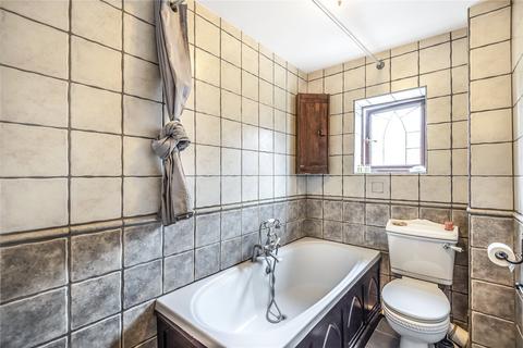 61c Heath Road, Uxbridge, UB10 0SN