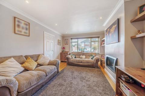 2 Stirling Close, Uxbridge, UB8 2BA