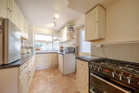 2 Stirling Close, Uxbridge, UB8 2BA