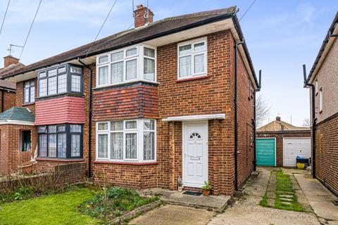 54 Blacklands Drive, Hayes, UB4 8EX