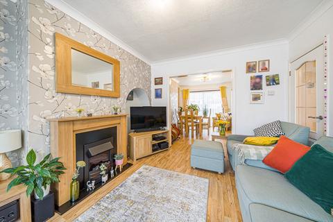 54 Blacklands Drive, Hayes, UB4 8EX