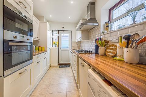 54 Blacklands Drive, Hayes, UB4 8EX