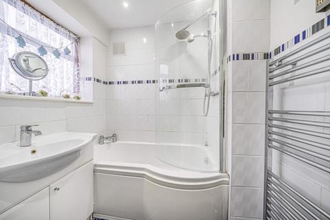 54 Blacklands Drive, Hayes, UB4 8EX