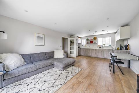 undefined, Connaught Close, Hillingdon