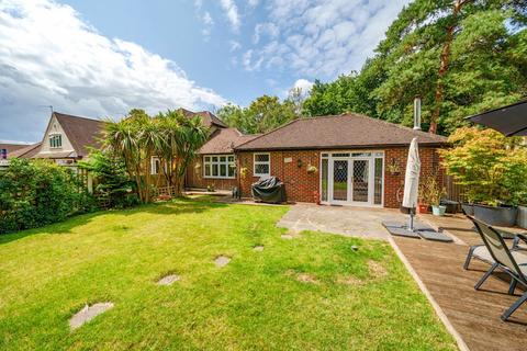 5 bedroom bungalow for sale, Harlington Road, Hillingdon