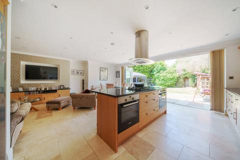 6 bedroom detached house for sale, Willow Crescent West, Uxbridge, Denham