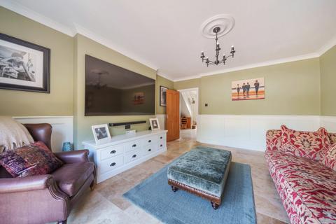 75 Willow Crescent West, Denham, Uxbridge, UB9 4AU