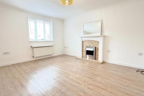 3 bedroom semi-detached house to rent, Windmill Close, Lakenheath, Brandon