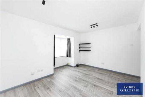 Studio for sale, Clarkes Drive, Hillingdon, Uxbridge