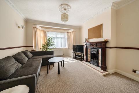 16 Cotswold Close, Uxbridge, UB8 2NA