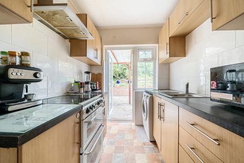 16 Cotswold Close, Uxbridge, UB8 2NA