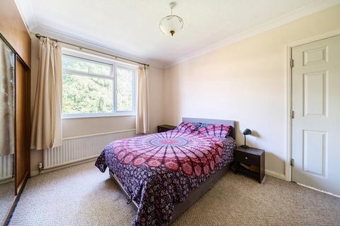 16 Cotswold Close, Uxbridge, UB8 2NA