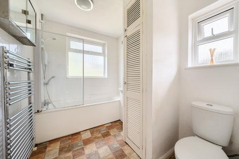 16 Cotswold Close, Uxbridge, UB8 2NA