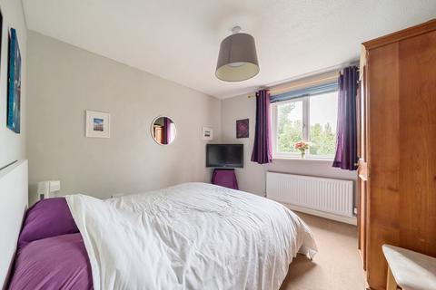 18 Kent Close, Uxbridge, UB8 1XR