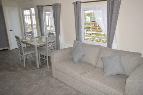 2 bedroom lodge for sale - Harts Holiday Park, Leysdown Road ME12