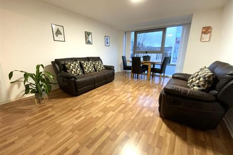 2 bedroom apartment to rent, Queen Elizabeth Gardens, New Gorbals, Glasgow