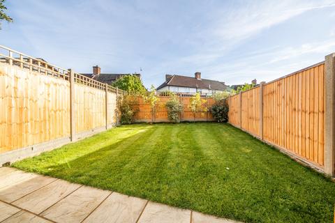 8c The Close, Beckenham, BR3 4AP