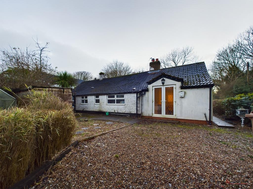 3 Bedroom Detached Bungalow   For Sale by Auction