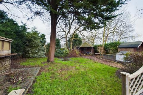 3 bedroom detached bungalow for sale - Taylor Lane, Holmpton HU19 2QZ