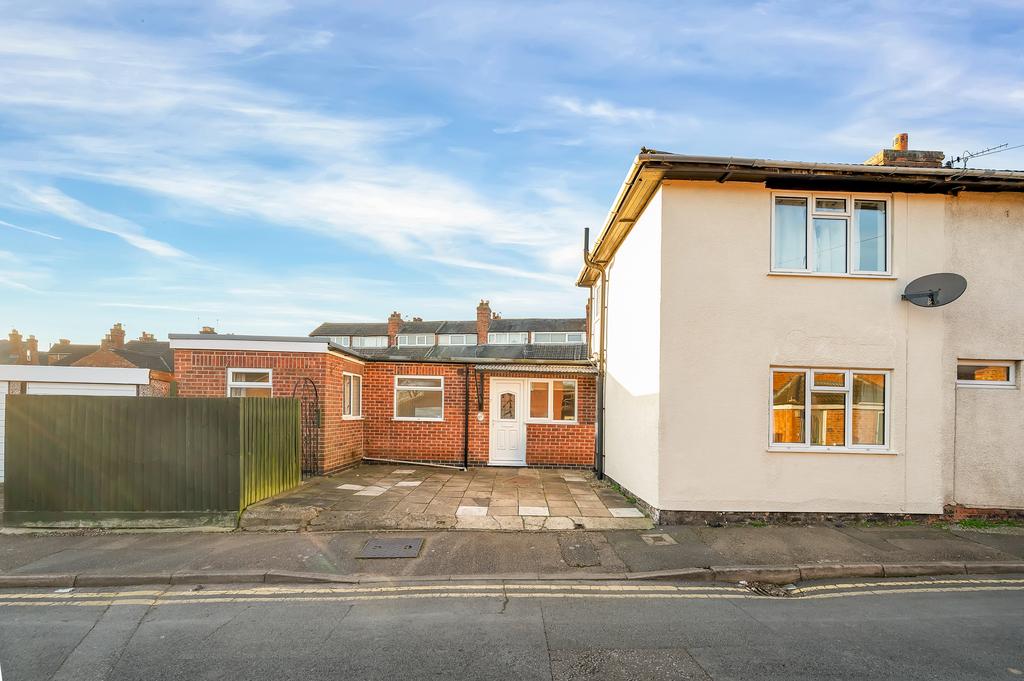 Doctors Lane, Melton Mowbray 2 bed semidetached house for sale £150,000