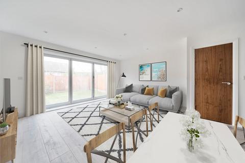 4 bedroom end of terrace house for sale - Bater Close, London SE12