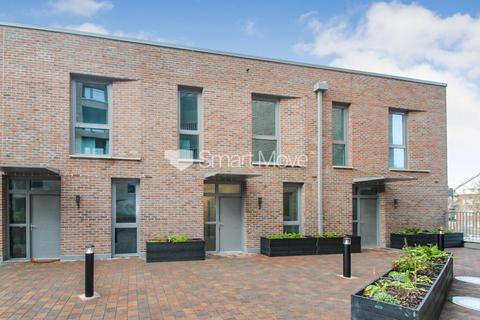 3 bedroom flat for sale, Park North, Stamford Road, N15