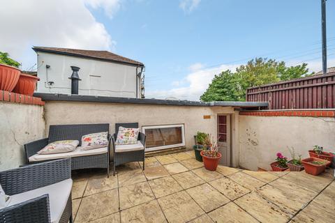 4 bedroom end of terrace house for sale - Elmdene Road, London SE18